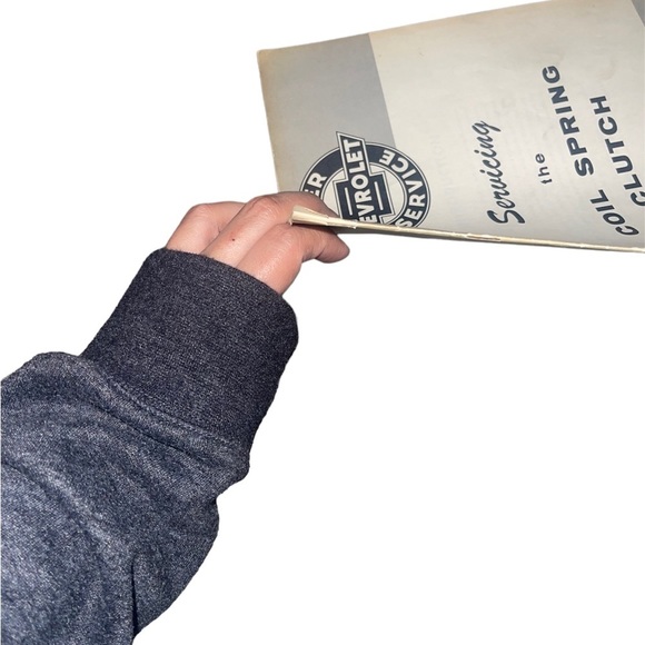 Vintage late 50’s/60’s? Chevrolet super service manual for coil spring clutch - Picture 5 of 8